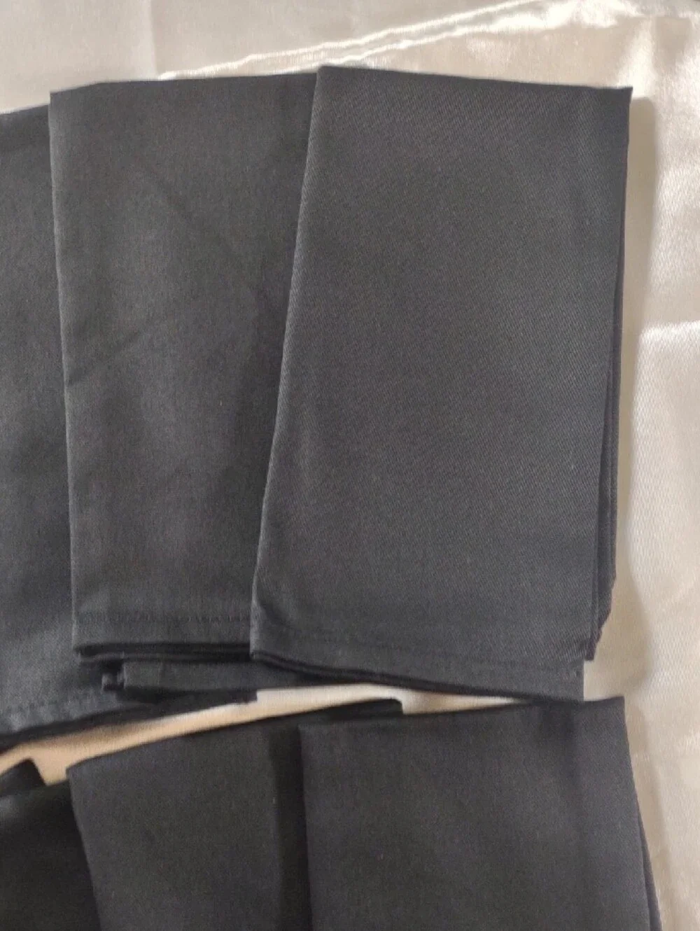 NWOT Set of Black Dinner Napkins - Pack of 8